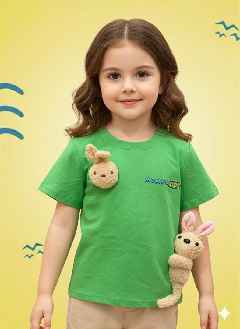 Футболка с коротким рукавом Snap-a-Plush с подвеской и съемными плюшевыми мишкой и зайчиком для девочек и мальчиков, Mompokids, забавная, интерактивная, можно стирать в машинке, игрушка-антистресс, которую невозможно потерять.