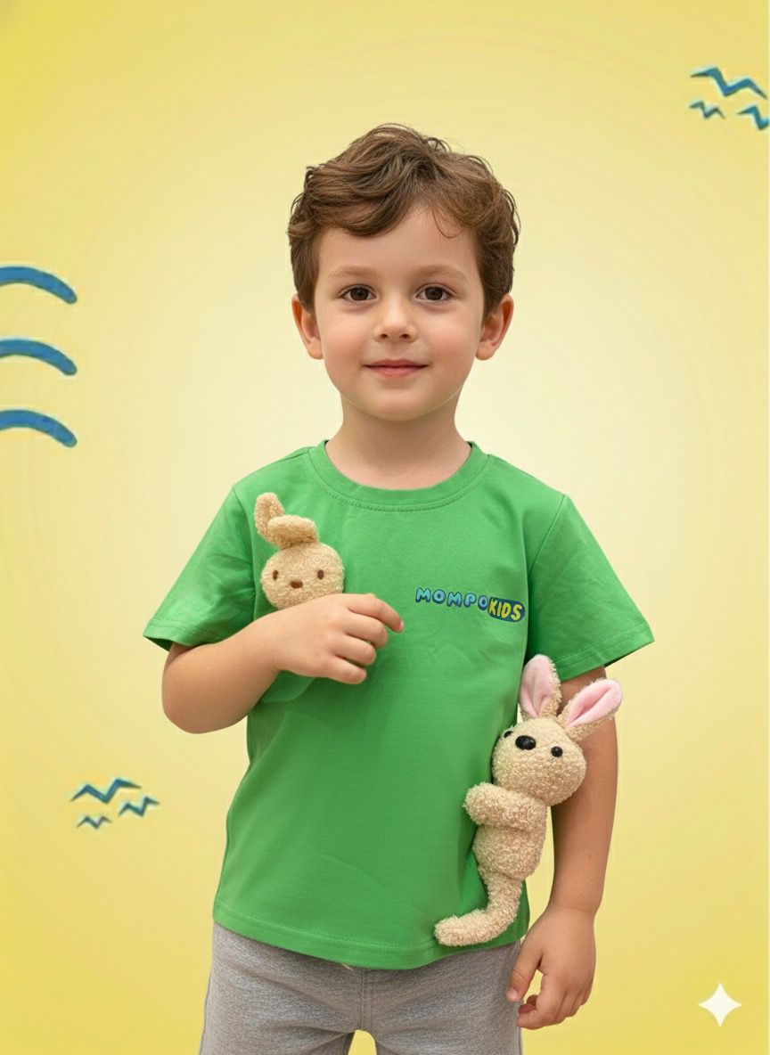 Футболка с коротким рукавом Snap-a-Plush с подвеской и съемными плюшевыми мишкой и зайчиком для девочек и мальчиков, Mompokids, забавная, интерактивная, можно стирать в машинке, игрушка-антистресс, которую невозможно потерять.